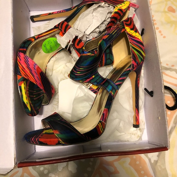 New Balance - Picture 3 of 4